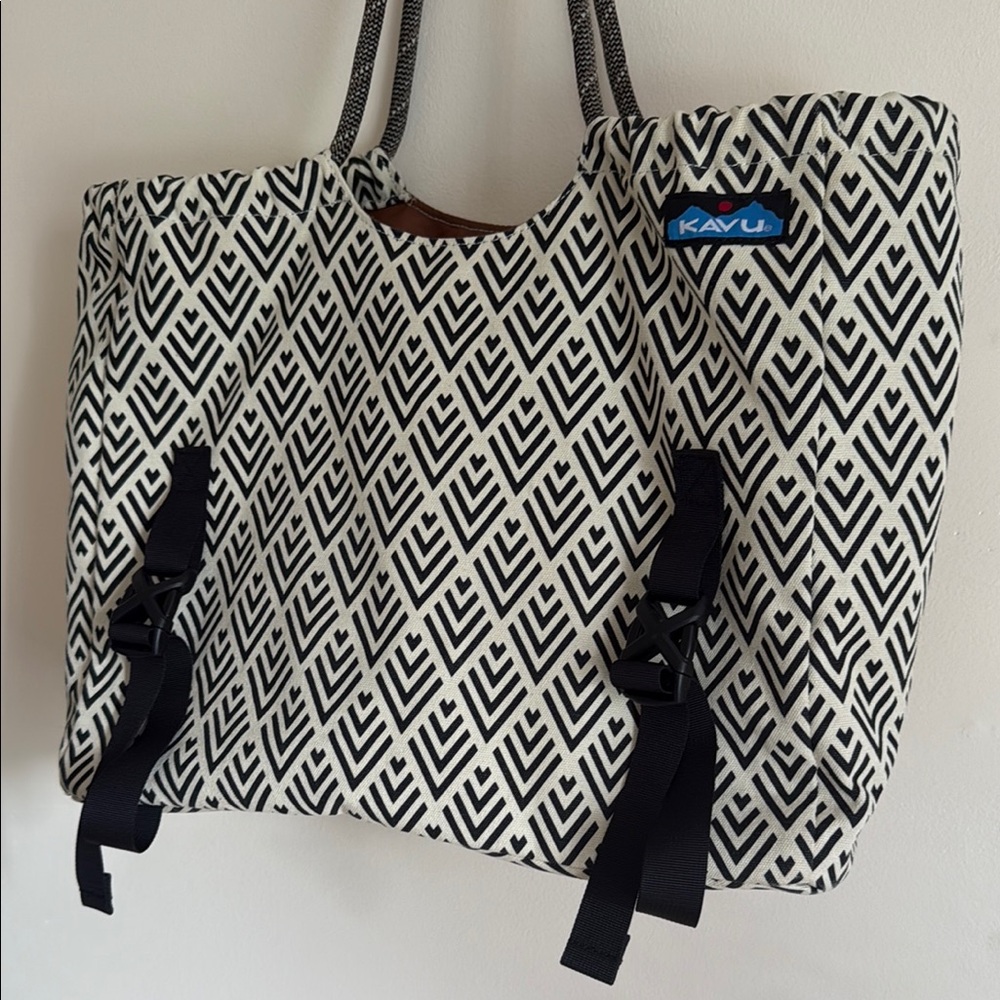 Kavu Black and White Graphic Tote Bag